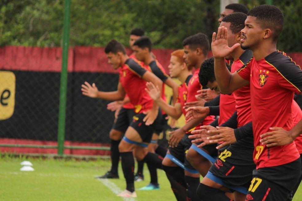 Atletas da base do Sport voltaram para casa por Covid-19 — Foto: Assessoria / Sport Club do Recife