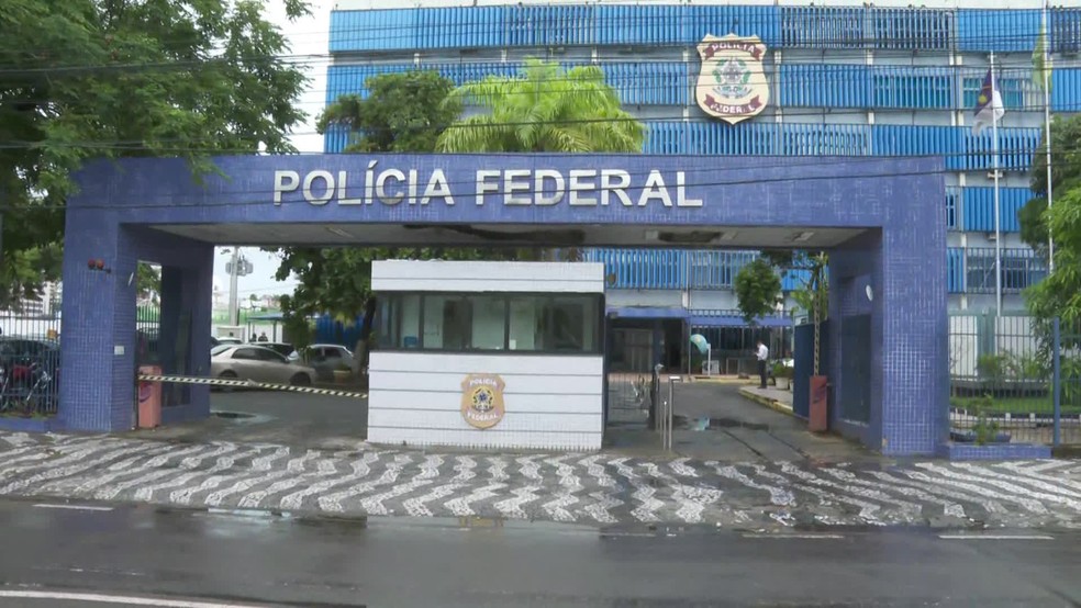  Suspeitos foram levados para a Superintendncia Regional de Policia Federal em Pernambuco e autuados pelo crime de estelionato majorado  Foto: TV Globo/Reproduo