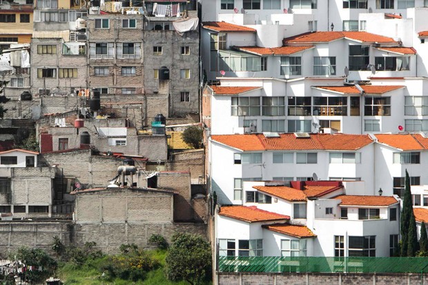 Por meio de drone, fotógrafo registra desigualdade em cidades pelo mundo (Foto: Reprodução / Unequal Scenes, por Johnny Miller )