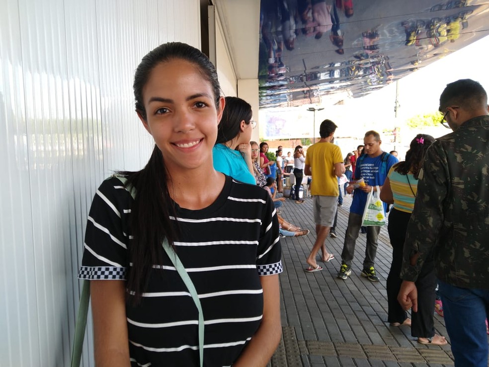 ENEM 2019 - DOMINGO (3) - TERESINA (PI) - Larissa Carvalho, 21 anos, teve que chutar a resposta de algumas questões — Foto: Rafaela Leal/G1