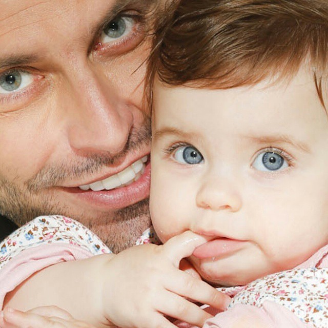 Henri Castelli posa com a filha, Maria Eduarda (Foto: Instagram/ Reprodução)