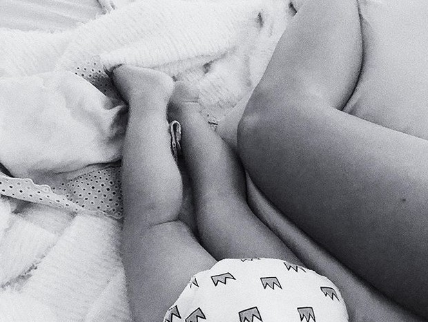 Débora Nascimento e a filha, Bella (Foto: Reprodução/Instagram)