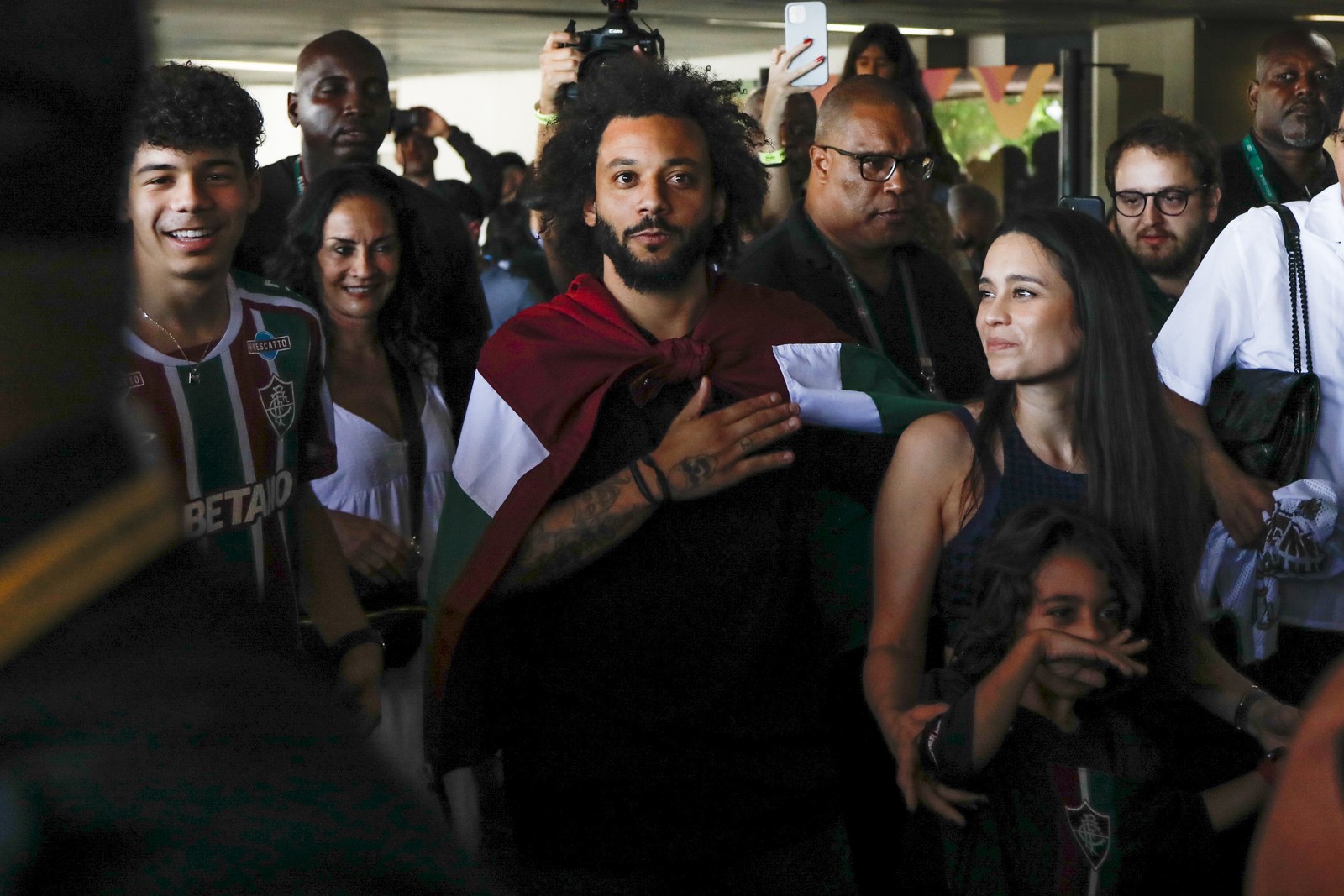 Marcelo chega ao Fluminense — Foto: Guito Moreto / Agência O Globo