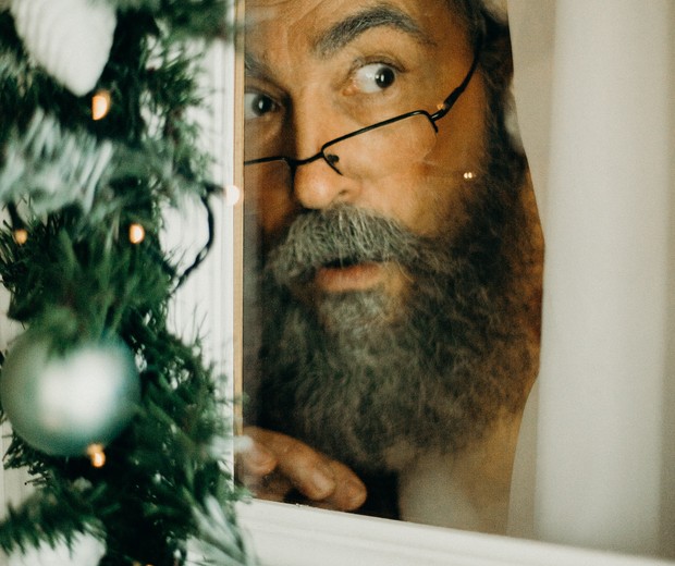 Barreira física deve separar Papai Noel das crianças em alguns shoppings dos EUA (Foto: Pexels)