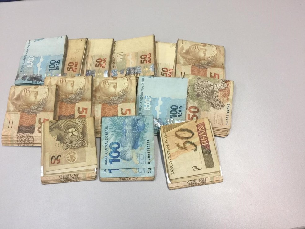 Dinheiro em Araçariguama foi apreendido pela polícia — Foto: Arquivo pessoal