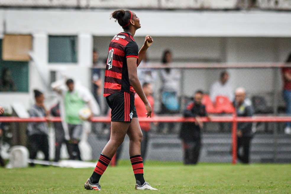 Núbia, do Flamengo, comemora gol de empate na semifinal do Brasileiro Feminino Sub-20 — Foto: Nayra Hal/Staff Images Woman/CBF