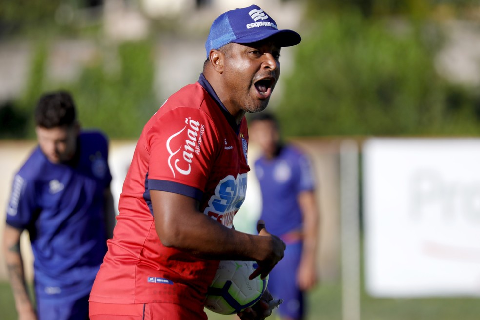 Roger Machado reencontra o Bahia, equipe que treinou durante 1 ano e 5 meses