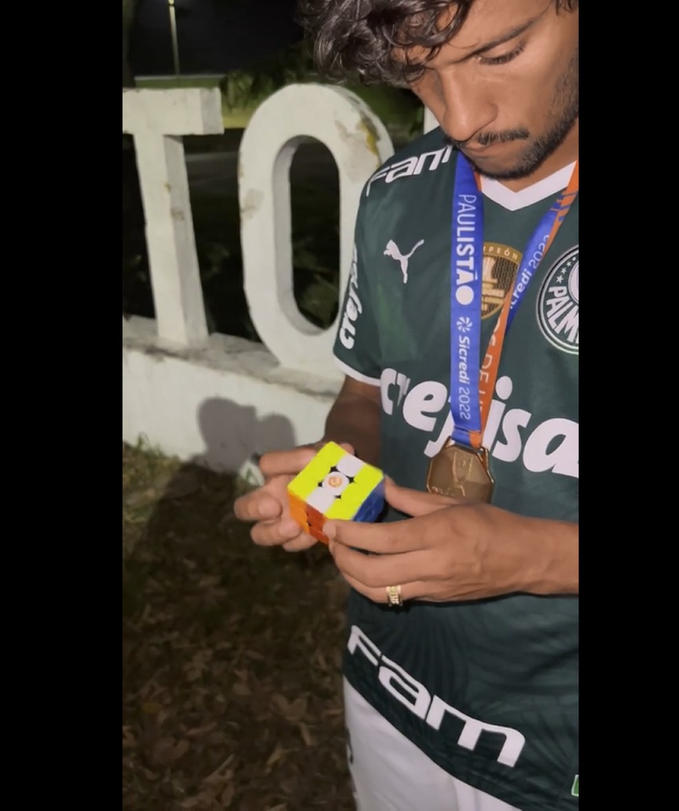 Cubo mágico, leite condensado e Skate: Scarpa celebra mais um título do Palmeiras