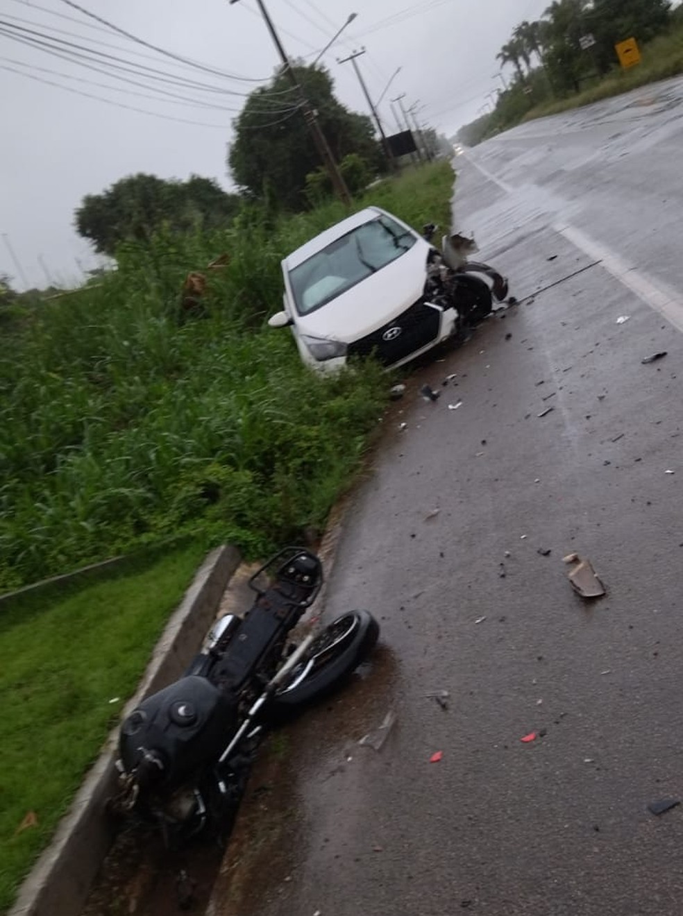 Acidente aconteceu na madrugada deste sábado (1º). — Foto: Divulgação/PRF