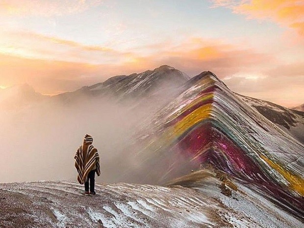Montanha das Sete Cores, também conhecida como Vinicunca ou Arco-íris, no Peru (Foto: Reprodução/Instagram)