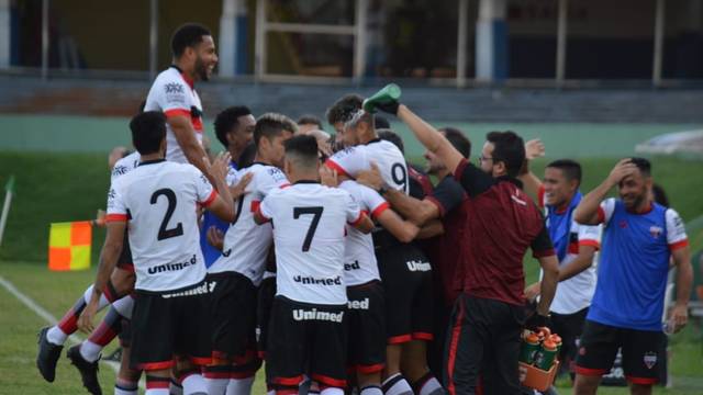 DragÃ£o atropela Anapolina no Jonas Duarte