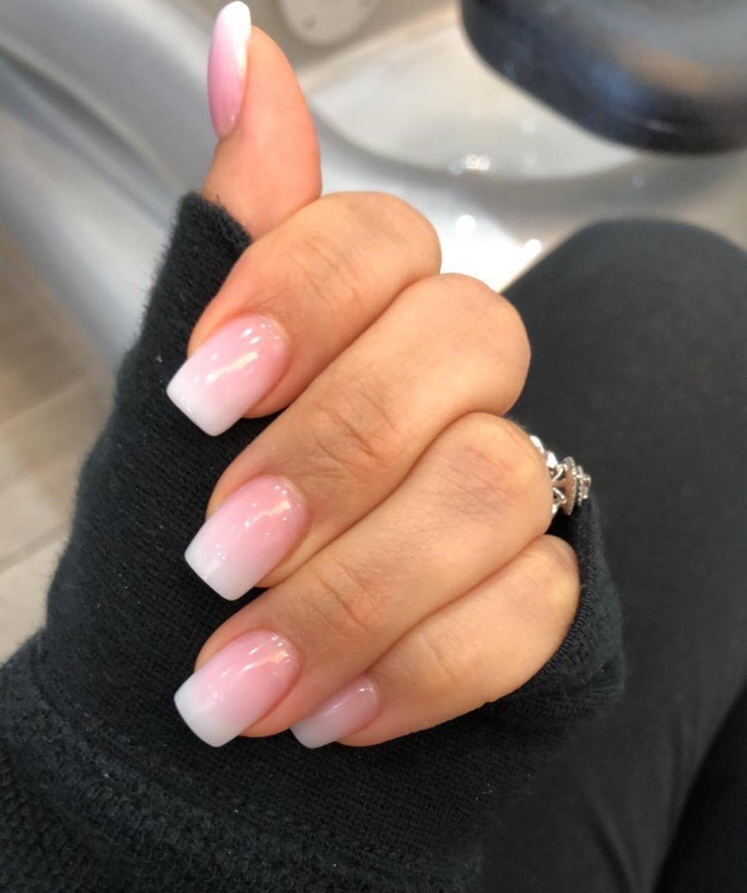 Unhas Esmaltadas Com Degrade Cor De Rosa Serao Hit Absoluto Em 2020 Revista Glamour Unhas Esmaltes em gel também ficam lindos decorados com pedra. unhas esmaltadas com degrade cor de