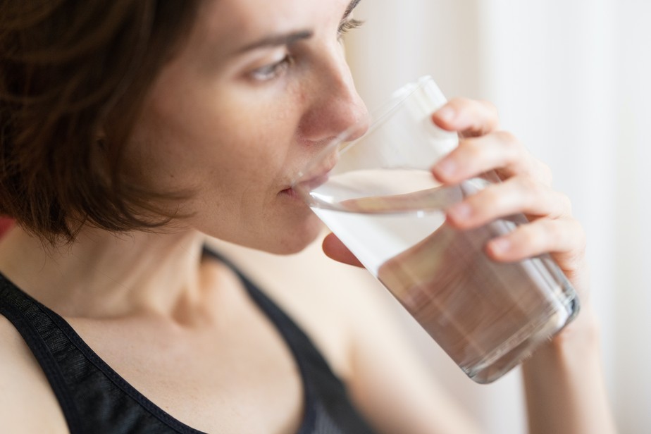 Um nível adequado de hidratação é considerado parte de um estilo de vida saudável. Foto: Unsplash