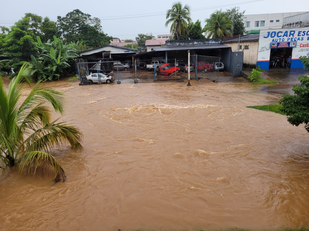 Rua alagada em Ouro Preto do Oeste, RO — Foto: Rauã Araújo/Rede Amazônica 