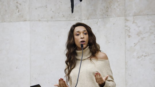 Erika Hilton denuncia trabalho análogo à escravidão no Lollapalooza em ofício na Câmara