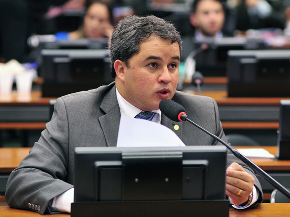 O deputado Efraim Filho (DEM), relator da PEC que prevê o fim do foro privilegiado (Foto: Zeca Ribeiro/Câmara dos Deputados)