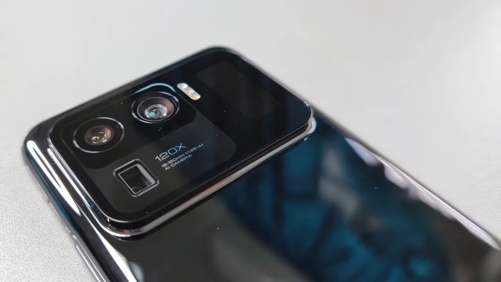 Xiaomi Mi 11 Ultra deve vir com módulo protuberante de câmera e três lentes de até 50 MP — Foto: Reprodução/Tech Buff