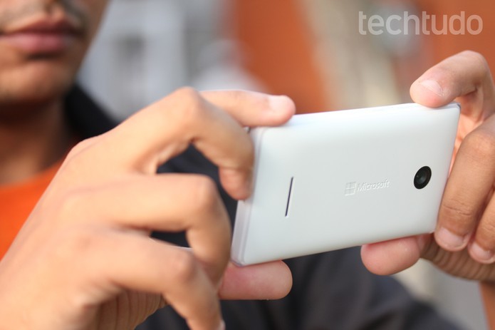 Desempenho do Lumia 532 surpreende e não apresenta travamentos (Foto: Lucas Mendes/TechTudo)