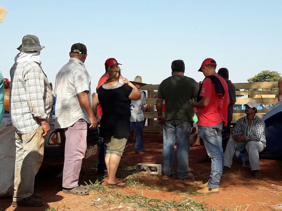 Propriedade rural foi invadida em Rancharia (Foto: Betto Lopes/TV Fronteira)
