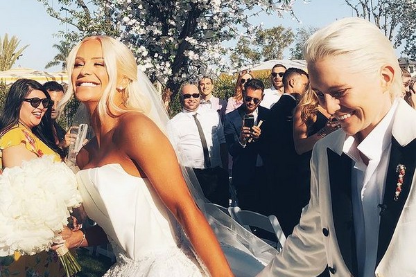 Nats Getty em seu casamento com a esposa influenciadora e youtuber Gigi Gorgeous (Foto: Instagram)
