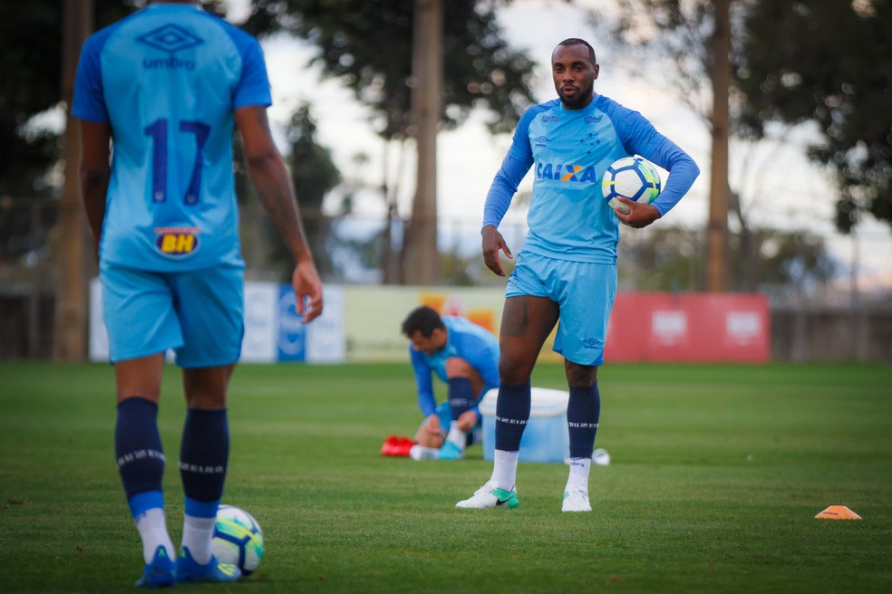 Manoel, do Cruzeiro, está na mira do Corinthians — Foto: Vinnicius Silva