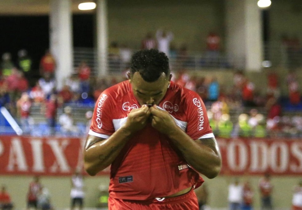 Zé Carlos, atacante do CRB — Foto: Ailton Cruz / Gazeta de Alagoas
