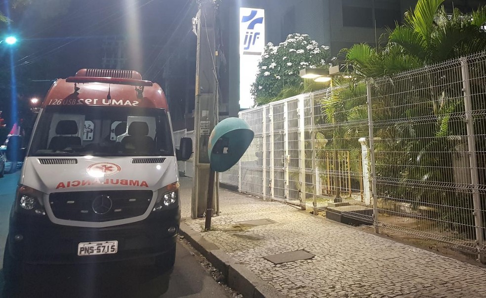 Vítimas foram transferidas para o IJF, em Fortaleza. — Foto: Rafaela Duarte/ Sistema Verdes Mares