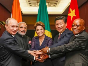 Dilma posa para foto ao lados dos chefes de estados dos Brics na Austrália (Foto: Roberto Stuckert Filho/PR)
