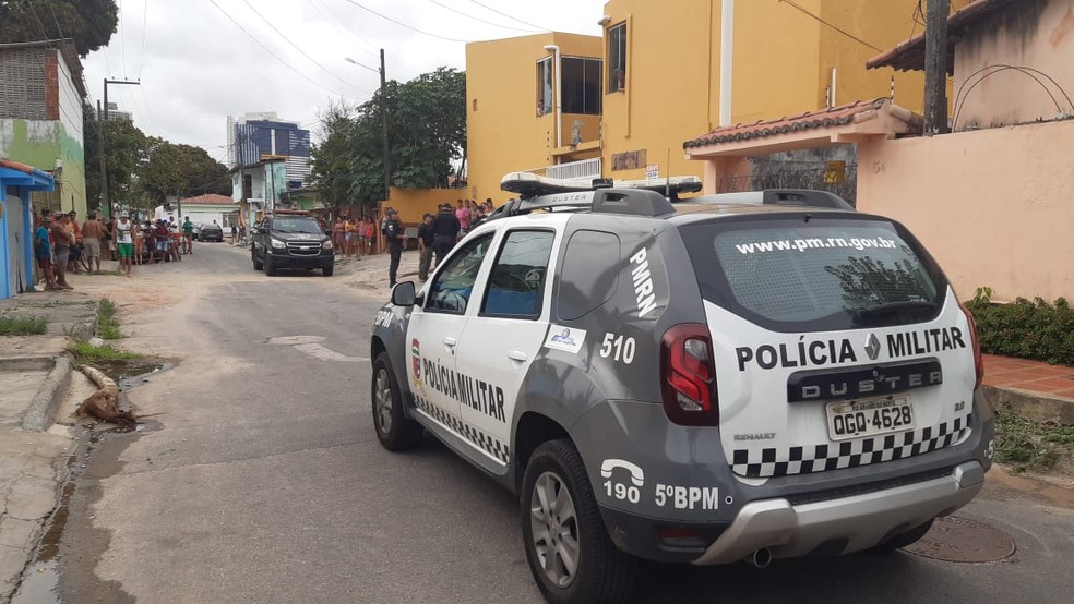 Crime aconteceu na Vila de Ponta Negra, na Zona Sul de Natal — Foto: Sérgio Henrique Santos/G1