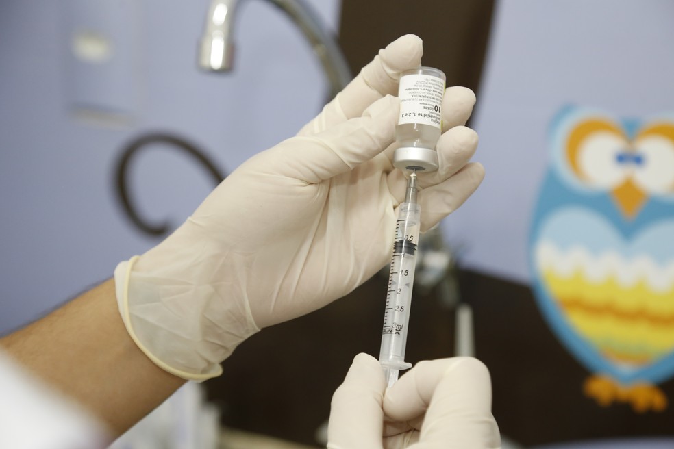 Estado deve receber cerca de 320 mil doses de vacina no primeiro lote. — Foto: Helder Lima/ Prefeitura de Guarujá