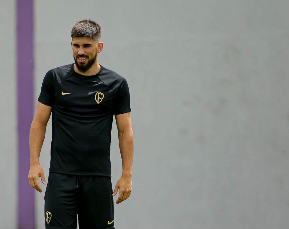 Corinthians inicia 2023 com zagueiros em reta final de contratos; veja os cinco casos