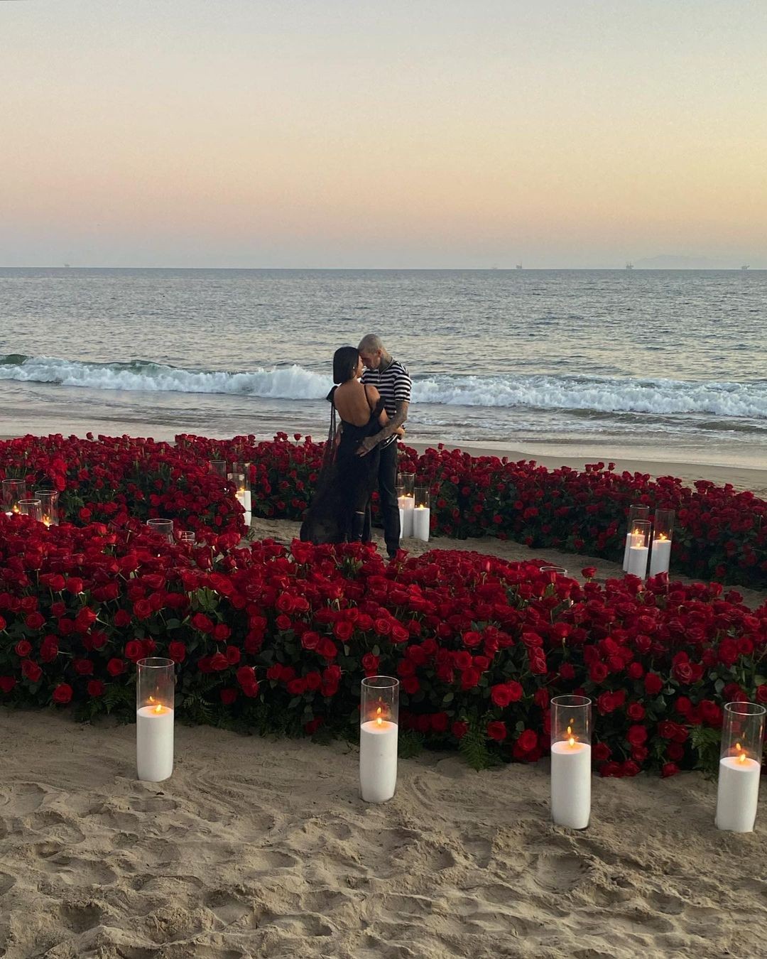Kourtney Kardashian e Travis Barker ficam noivos (Foto: Reprodução/Instagram)