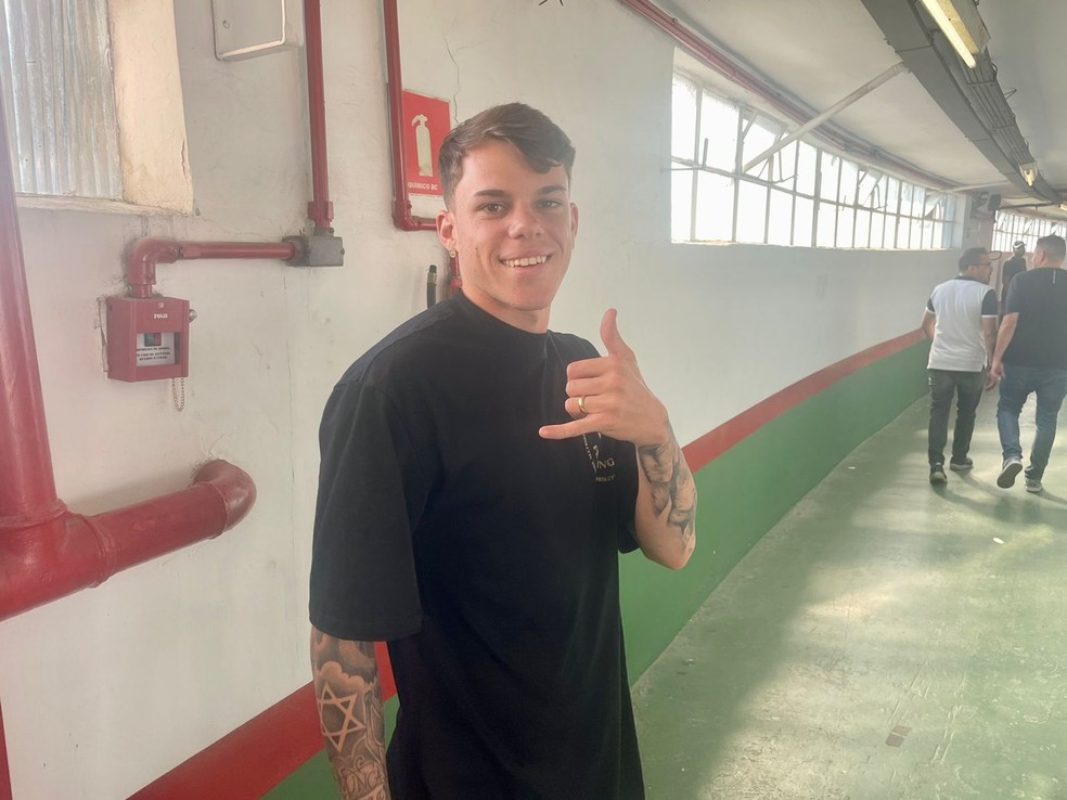 Chrystian Barletta é aprovado em exames e vai a jogo do sub-20 do Corinthians