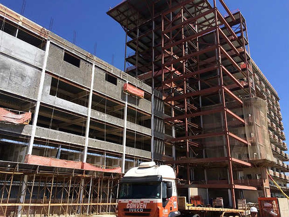 Obra teve início em agosto de 2012 com previsão de entrega em 2014, mas ainda não foi concluída (Foto: Assessoria HU-UFJF/ Divulgação)