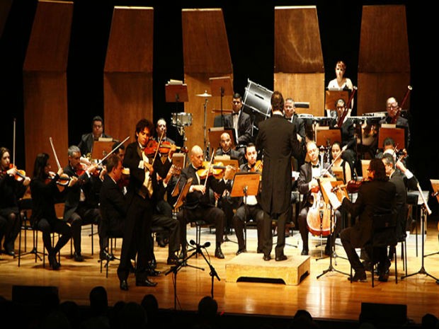 Orquestra Sinfônica de São José dos Campos faz concerto especial em homenagem a João Gomes de Araújo nesta quarta (24) no Teatro Municipal. (Foto: Charles de Moura / PMSJC)