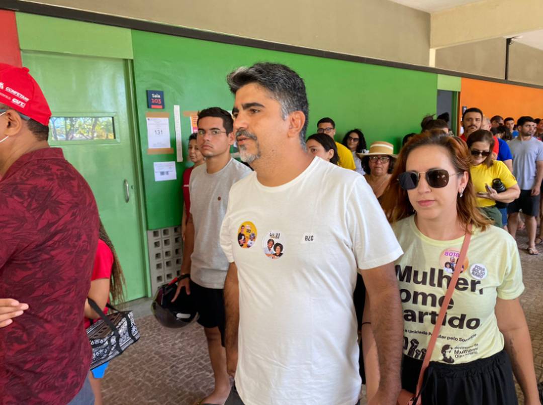 Serley Leal (UP) votou em um colégio particular no Bairro Maraponga em Fortaleza.