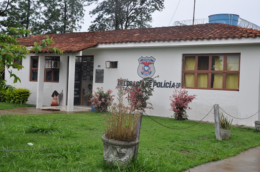 Suspeito foi levado para a delegacia de Polícia Civil — Foto: Polícia Civil