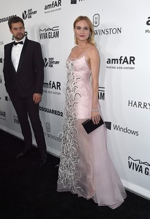 Diane Kruger, com vestido Prada e joias Harry Winston      