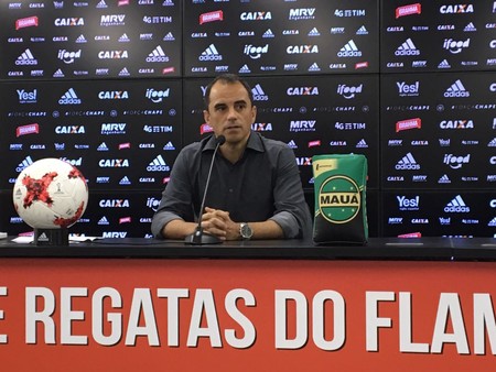 Caetano admite tristeza no Fla: Ninguém tem condição de trabalhar