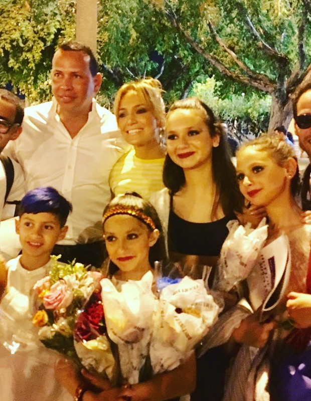 Jennifer Lopez, Marc Anthony e Alex Rodriguez posam com os filhos e amigos (Foto: Reprodução/Instagram)