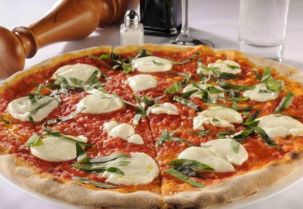 Tentação permitida: a pizza margherita que serve até duas pessoas e tem 298 calorias (Foto: Divulgação)