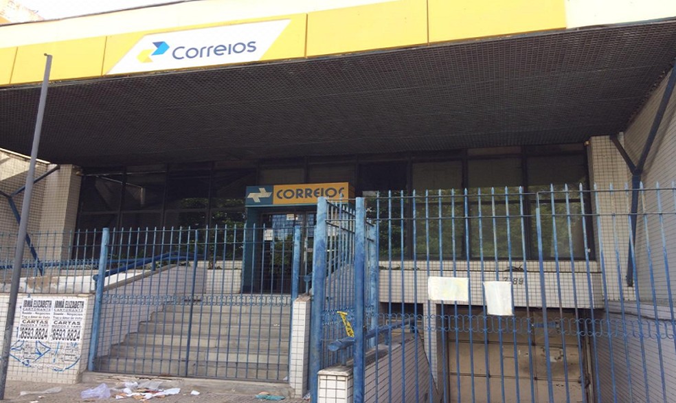 Atendimento dos Correios foi suspenso na manhÃ£ desta quarta-feira. â€” Foto: JoÃ£o Pedro Ribeiro/TV Verdes Mares