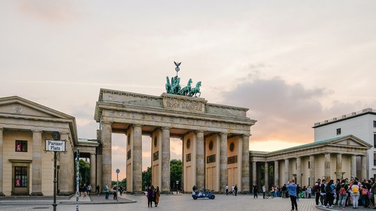 Índice de confiança empresarial da Alemanha sobe pelo 5º mês consecutivo em março