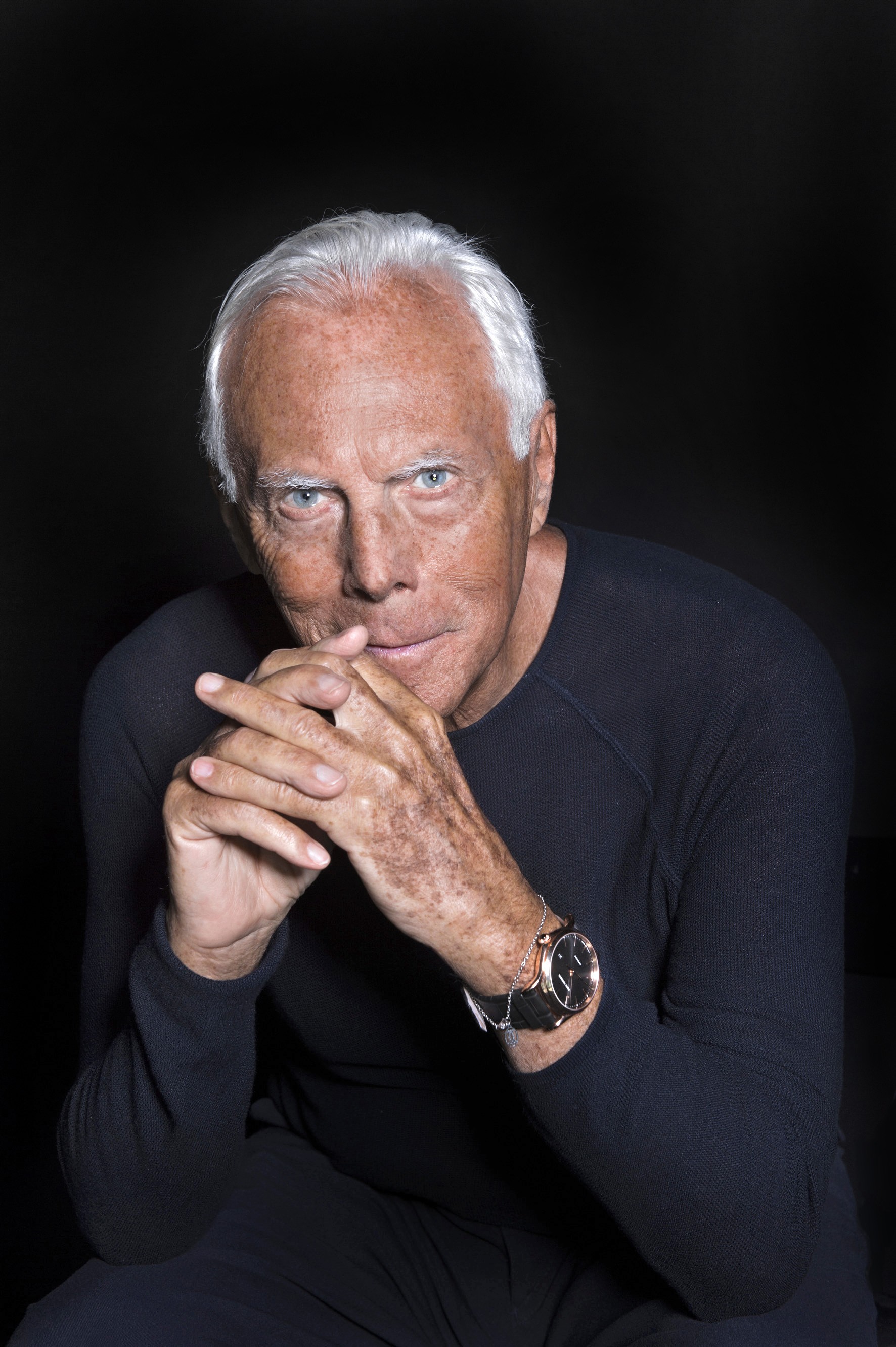 Giorgio Armani cancela desfiles por conta do avanço da ômicron na ...