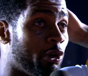 Dedé chora no final da partida contra o Goiás e reclama de arbitragem