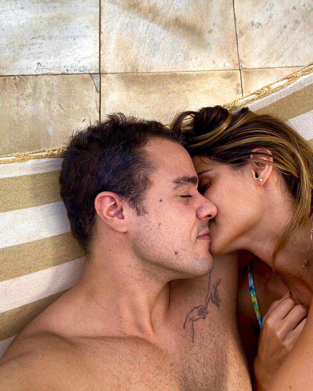 Joaquim Lopes posa em clima de romance com a noiva e se declara (Foto: Reprodução/ Instagram)