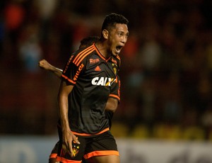 Hernane: Sou ídolo da torcida do Fla, mas meu ganha-pão é o Sport