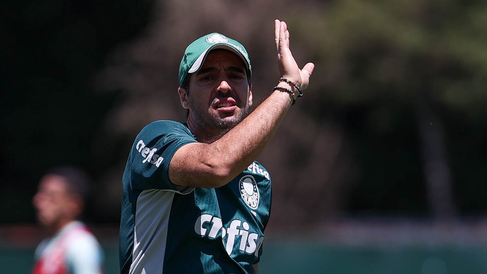 Abel Ferreira no treino do Palmeiras nesta quinta-feira, antes da Supercopa do Brasil — Foto: Cesar Greco/Palmeiras