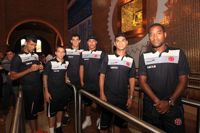 jogadores Vasco visita aparecida do norte (Foto: Marcelo Sadio / Vasco.com.br)
