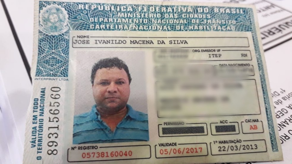 Corpo de Ivanildo Macena da Silva foi encontrado dentro de uma fossa â€” Foto: Juliane Barreto/Inter TV Cabugi